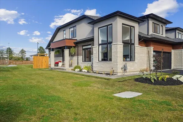 52 Welch LN, Hamilton, ON L9C 0G1