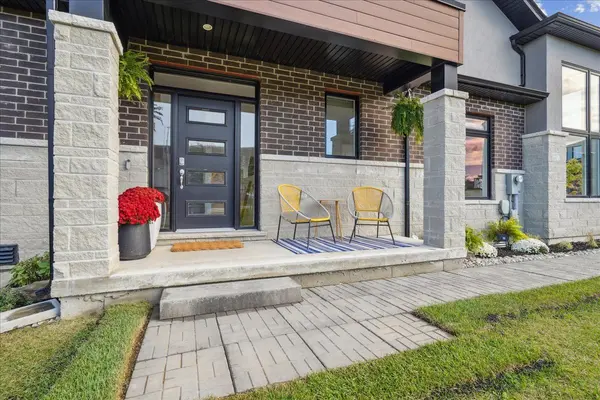 52 Welch LN, Hamilton, ON L9C 0G1