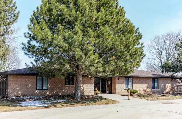 685 Whitaker ST #6, Peterborough, ON K9H 7K3