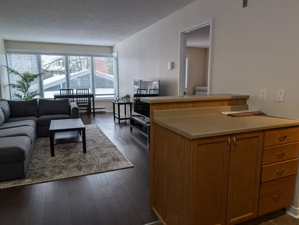 225 Alvin RD #209, Manor Park - Cardinal Glen And Area, ON K1K 4H6