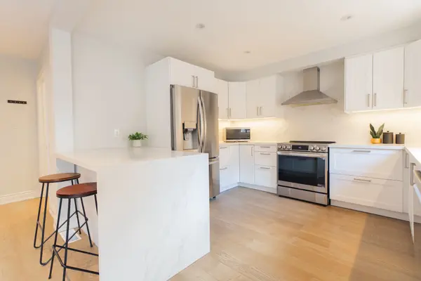 83 Benedict PL, Hamilton, ON L9A 0A4