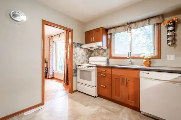 180 Rifle Range RD, Hamilton, ON L8S 3B9