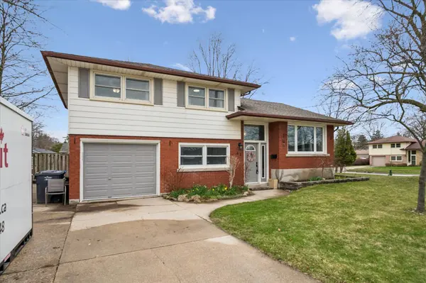 44 Meyer DR, Guelph, ON N1E 4H2