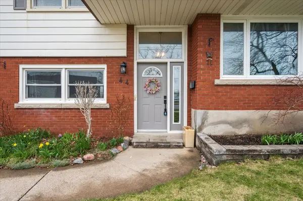 44 Meyer DR, Guelph, ON N1E 4H2