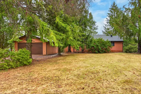 1732 Traders TRL, Selwyn, ON K0L 1T0