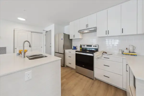 19B West ST N #201, Kawartha Lakes, ON K0M 1N0