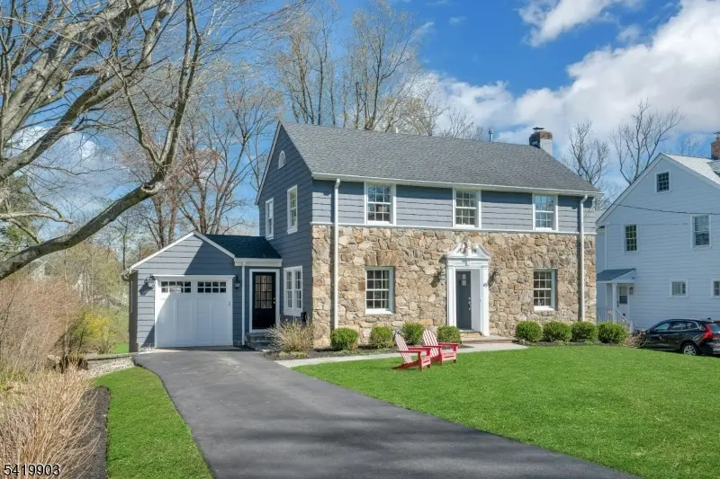 40 Elmwood Ave, Chatham Boro, NJ 07928