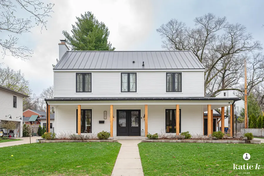 1041 Cambridge DR SE, East Grand Rapids, MI 49506