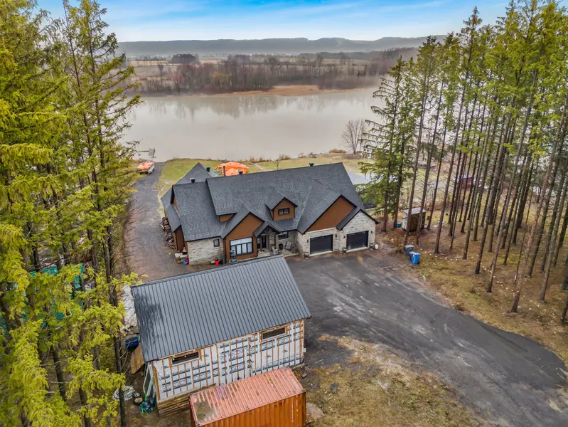 573 Bay RD, Alfred And Plantagenet, ON K0B 1A0