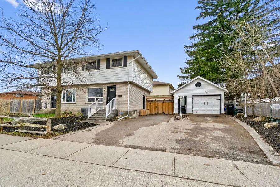 4 Gail ST, Cambridge, ON N1R 4M2