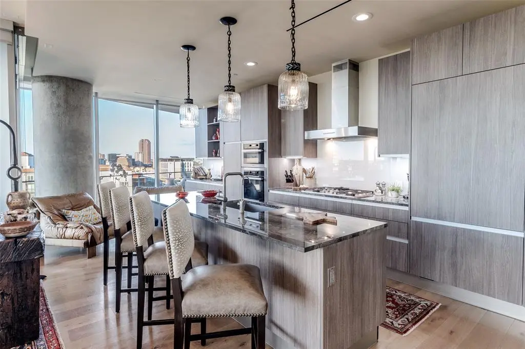 3130 N Harwood Street #1604, Dallas, TX 75201