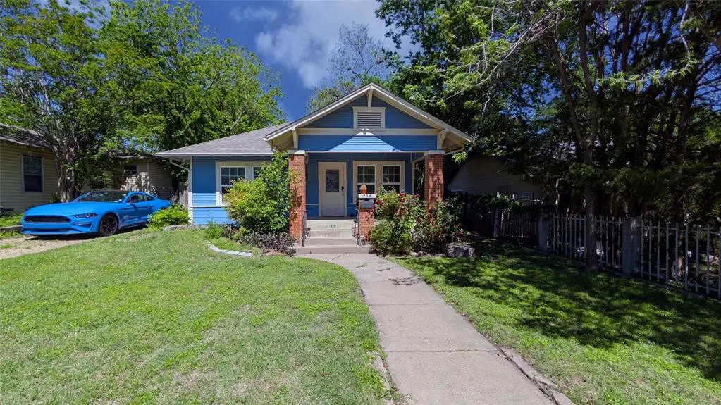 704 Cameron Avenue, Dallas, TX 75223