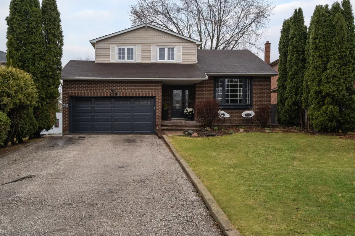 228 Yorkshire DR, Newmarket, ON L3Y 6J7