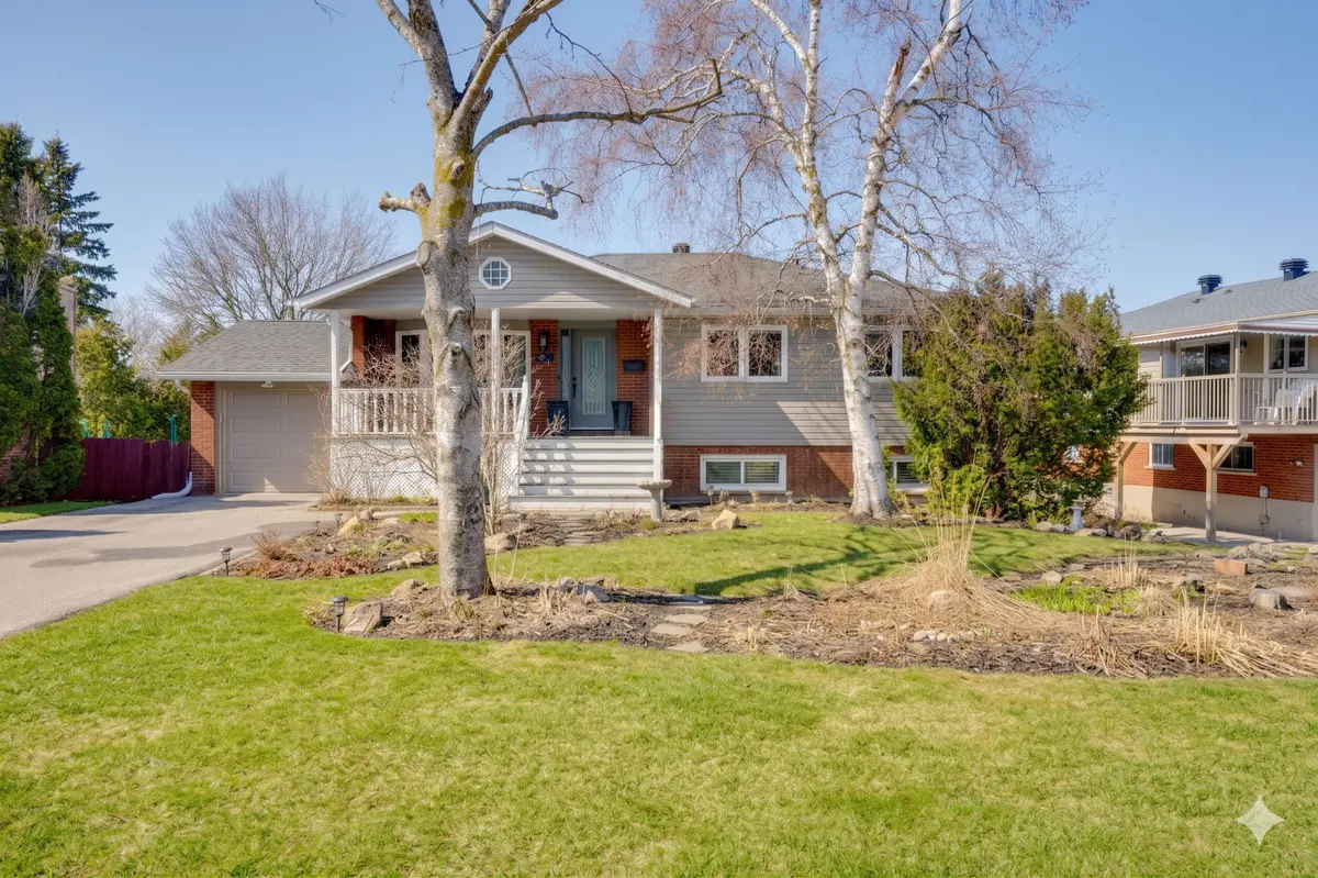 28 Jane CRES, Barrie, ON L4N 3T8