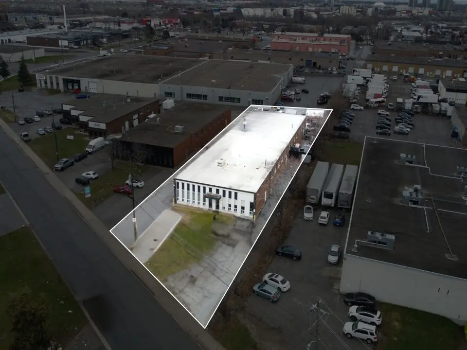 3130 Universal DR, Mississauga, ON L4X 2C8