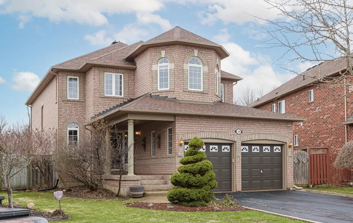 15 Virginia DR, Brampton, ON L7A 2E6