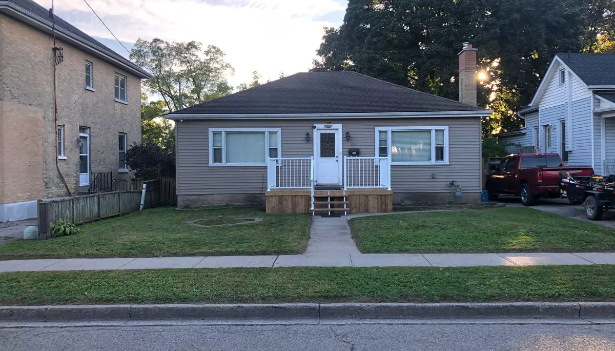 80 Roseview AVE, Cambridge, ON N1R 4A7