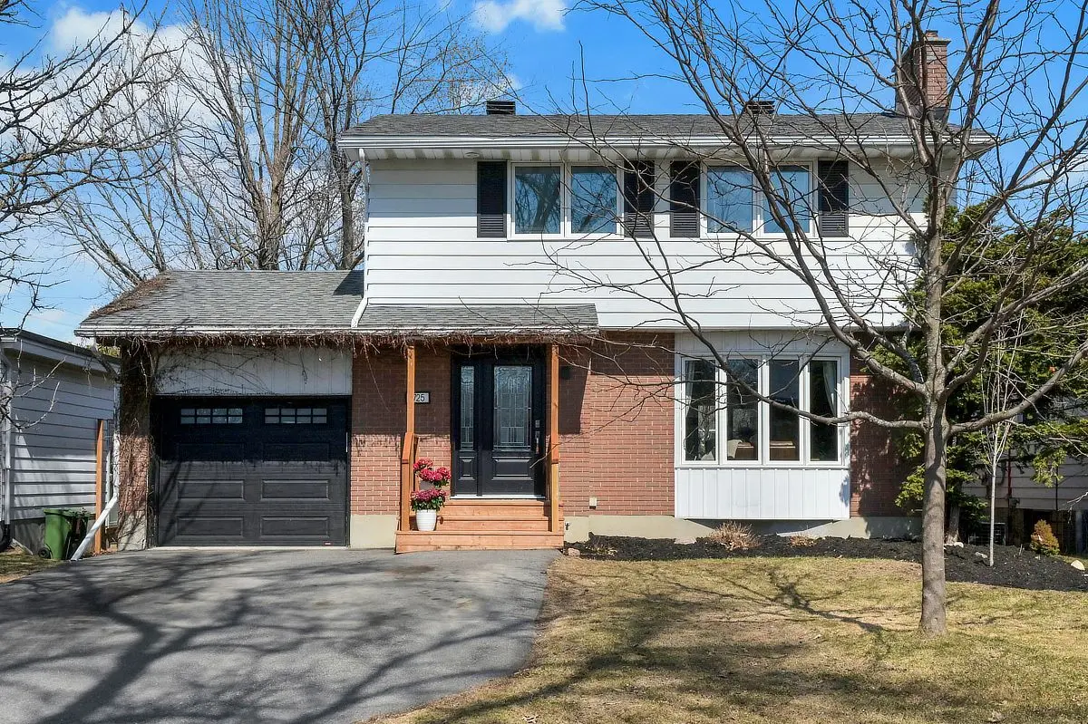 2725 Baylie AVE, Parkway Park - Queensway Terrace S And Area, ON K2H 6Y7