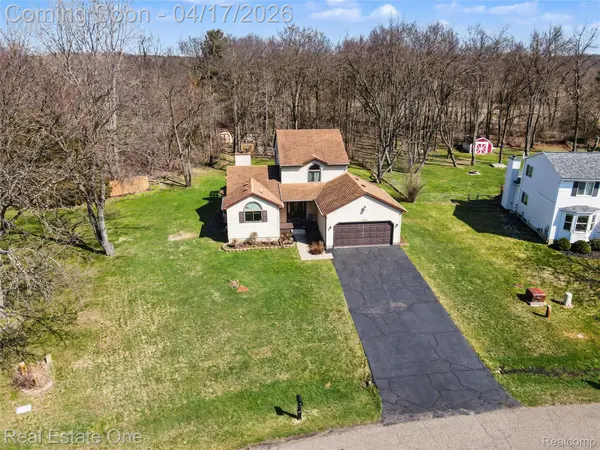 3137 Sandpoint DR, Brighton Township, MI 48114