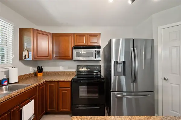 222 Knights Circle, Streetman, TX 75859