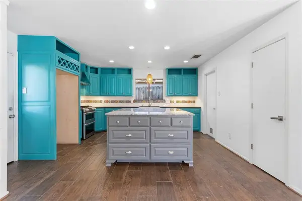 2201 Mistletoe Boulevard, Fort Worth, TX 76110