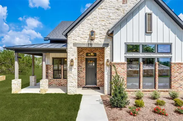 2047 Woodland Road, Weatherford, TX 76088