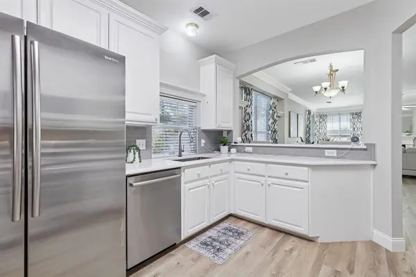 1100 Breezewood Drive, Lewisville, TX 75077