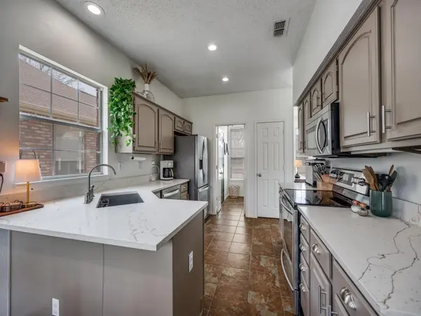 5820 Madison Drive, The Colony, TX 75056