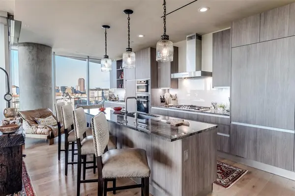 3130 N Harwood Street #1604, Dallas, TX 75201