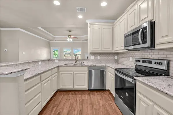 1916 Town Creek Circle, Weatherford, TX 76086