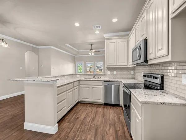 1916 Town Creek Circle, Weatherford, TX 76086