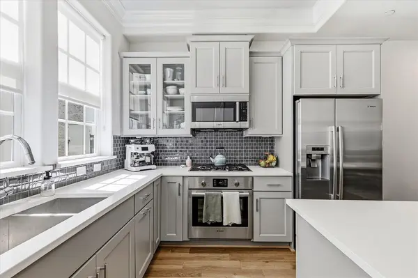 7333 Valley View Lane #702, Dallas, TX 75240