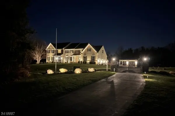 38 Still Hollow Rd, Tewksbury Twp., NJ 08833