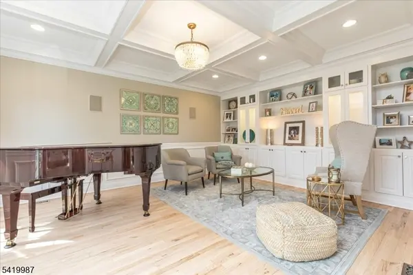 38 Still Hollow Rd, Tewksbury Twp., NJ 08833