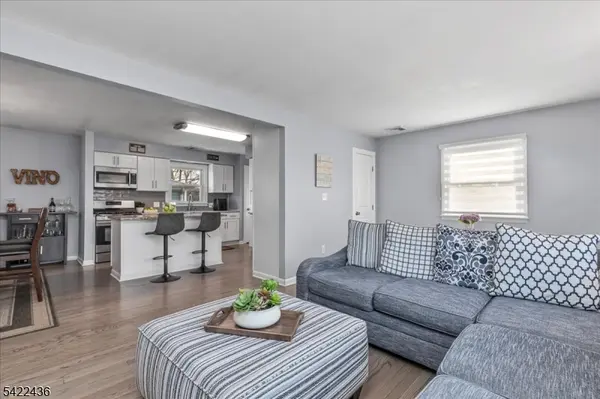 707 Kingston Ave, Kenilworth Boro, NJ 07033