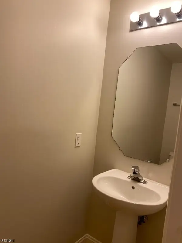 258 Riverwalk Way, Clifton City, NJ 07014