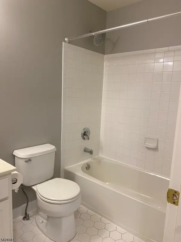 258 Riverwalk Way, Clifton City, NJ 07014