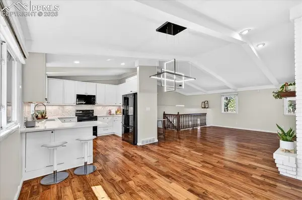 1871 Brookwood DR, Colorado Springs, CO 80918