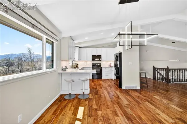 1871 Brookwood DR, Colorado Springs, CO 80918