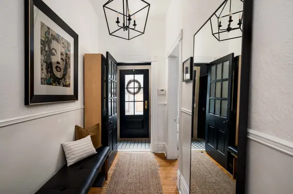 12 Andrews AVE, Toronto C01, ON M6J 1S3