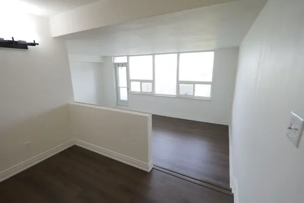 1360 York Mills RD #912, Toronto C13, ON M3A 2A2