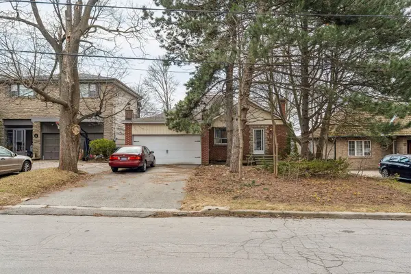 37 Sunnypoint CRES, Toronto E08, ON M1M 1B8