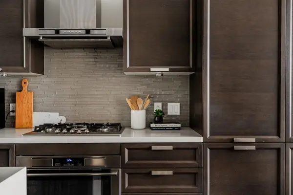 2 Bellefair AVE #TH5, Toronto E02, ON M4L 3T8