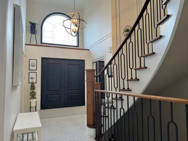 12 Lavinio CT, Vaughan, ON L6A 1V8