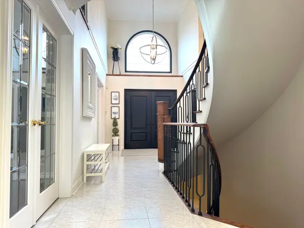 12 Lavinio CT, Vaughan, ON L6A 1V8