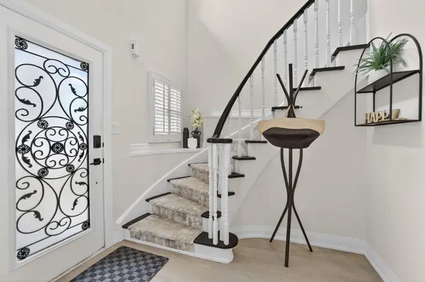 186 Patna CRES, Vaughan, ON L6A 1N2