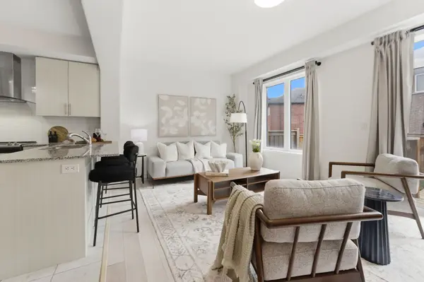 137 Knott End CRES, Newmarket, ON L3Y 0E3