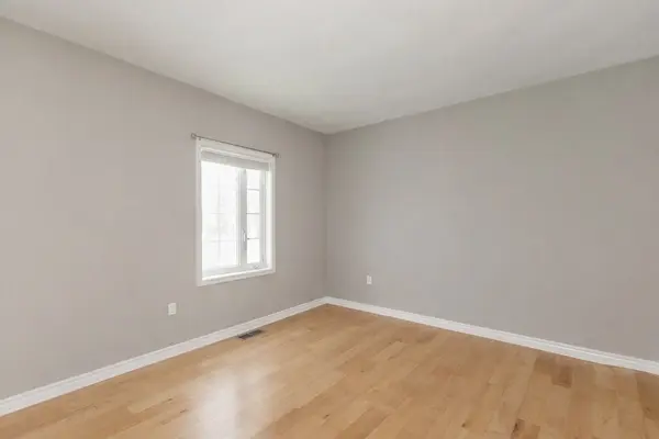 29 Wildwood TRL, Barrie, ON L4N 7Z4