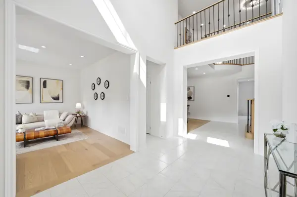 107 Rugman CRES, Springwater, ON L9X 2A5