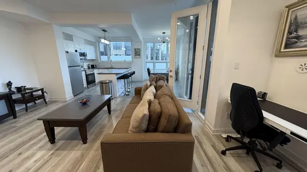 1 Red Maple LN, Barrie, ON L9J 0N4